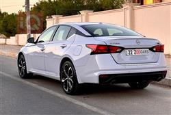 نيسان ألتيما